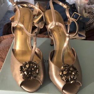 Antonio Melani silver Heals